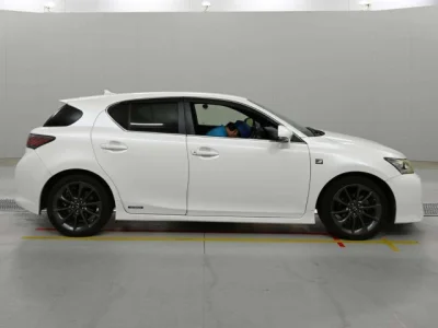 Lexus CT200h