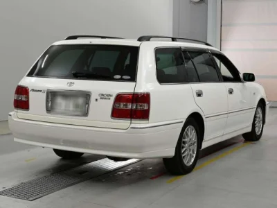 Toyota Crown Estate