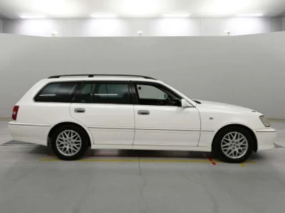 Toyota Crown Estate