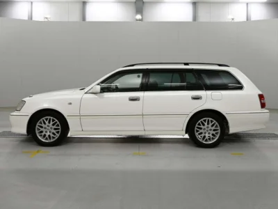 Toyota Crown Estate
