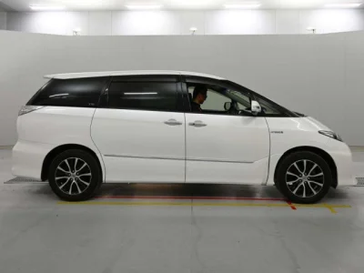 Toyota ESTIMA HYBRID