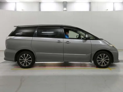 Toyota Estima Hybrid