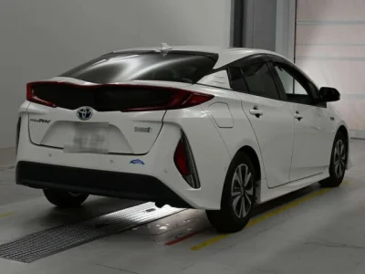 Toyota Prius PHV