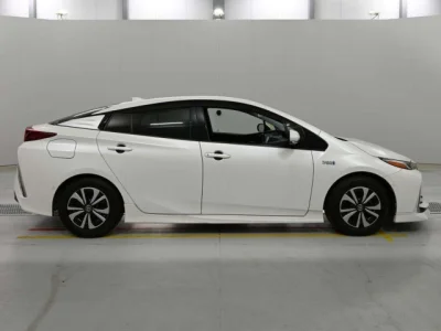 Toyota Prius PHV