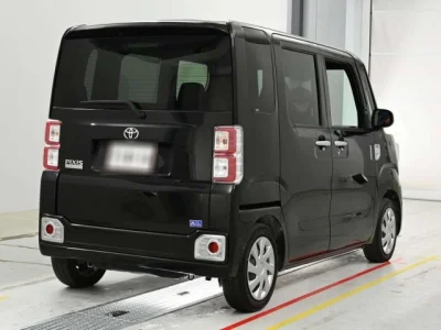 Toyota Pixis Mega