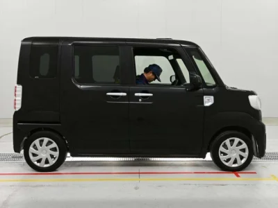 Toyota Pixis Mega