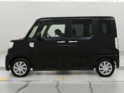 Toyota Pixis Mega