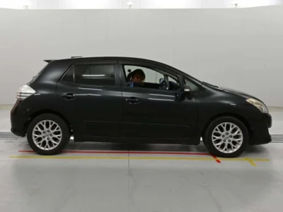 Toyota BLADE