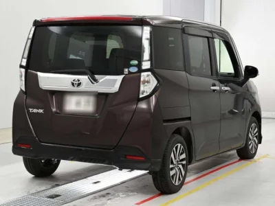Toyota TANK