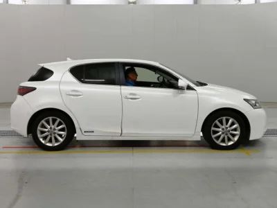 Lexus CT200h