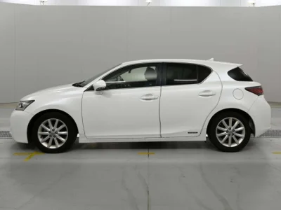 Lexus CT200h