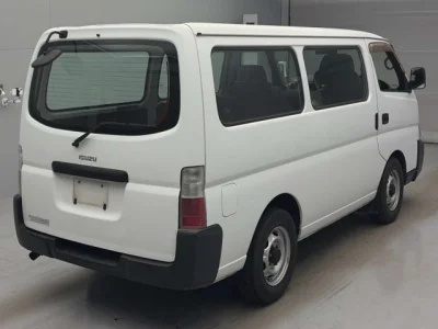Isuzu Como