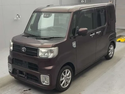 Toyota Pixis Mega