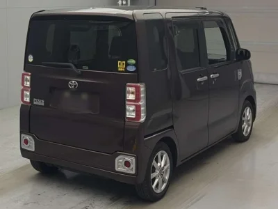 Toyota Pixis Mega