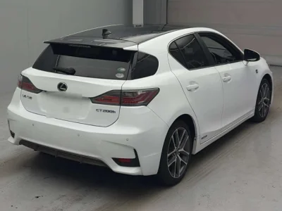 Lexus CT200h