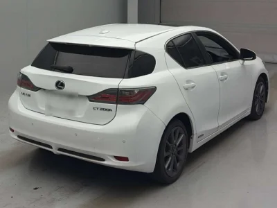 Lexus CT200h