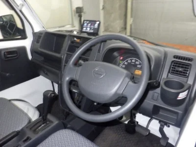 Nissan NT100 Clipper