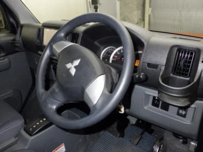 Mitsubishi Minicab Van