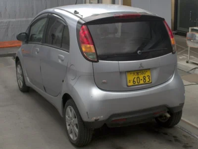 Mitsubishi i