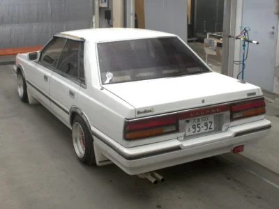 Nissan LAUREL