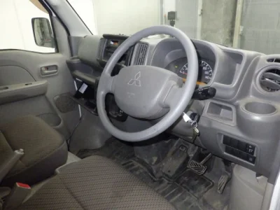 Mitsubishi Minicab Van