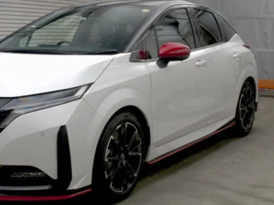 Nissan Aura