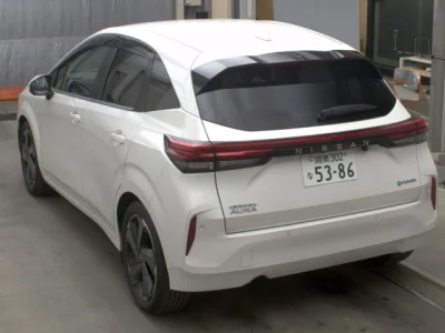 Nissan Aura