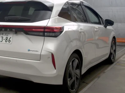 Nissan Aura