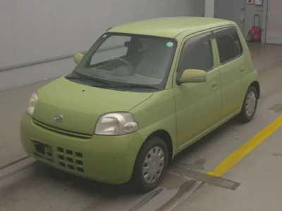 Daihatsu Esse