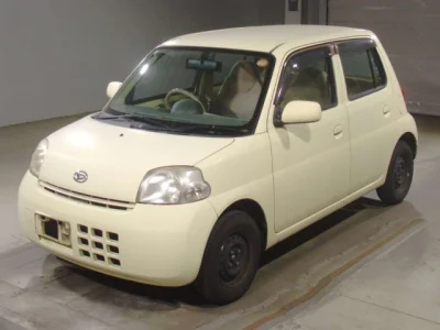 Daihatsu Esse