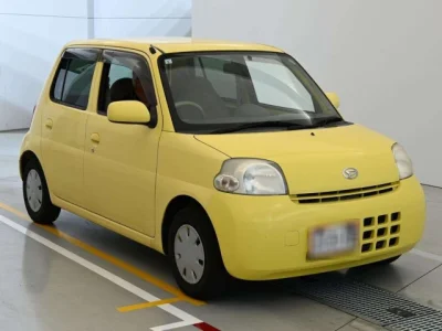 Daihatsu Esse