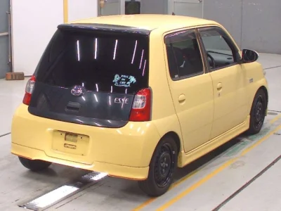 Daihatsu Esse