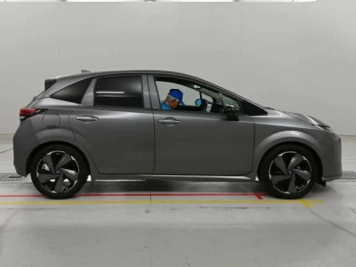 Nissan Aura