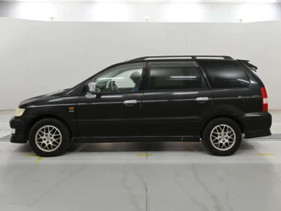 Mitsubishi Chariot Grandis