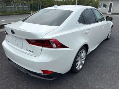Lexus IS300h