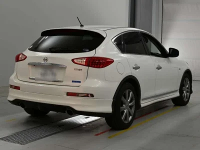 Nissan Skyline Crossover