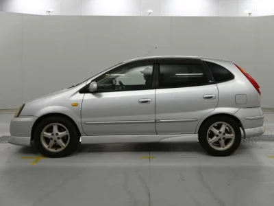 Nissan Tino