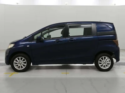 Honda Freed Spike