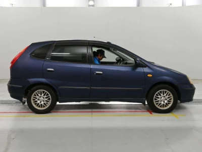 Nissan Tino