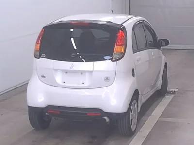 Mitsubishi i