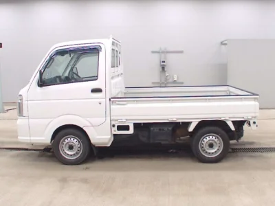 Nissan NT100 Clipper