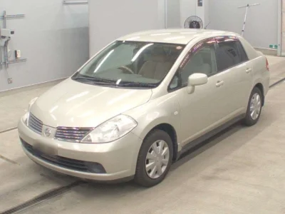 Nissan Tiida Latio