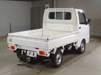 Nissan NT100 Clipper