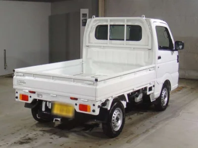 Nissan NT100 Clipper