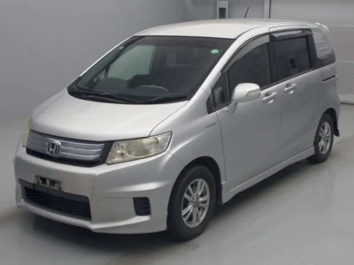 Honda Freed Spike