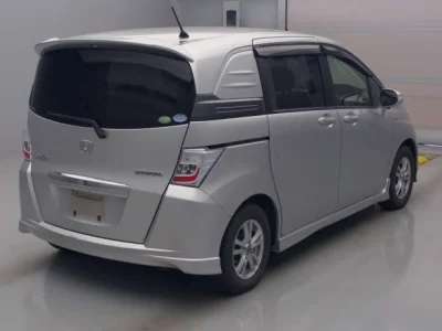Honda Freed Spike