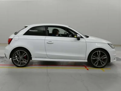 Audi S1