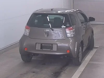 Toyota iQ