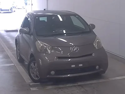 Toyota iQ