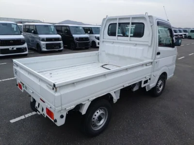 Nissan NT100 Clipper